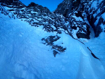 2800m à gauche la rampe, à droite la goulotte