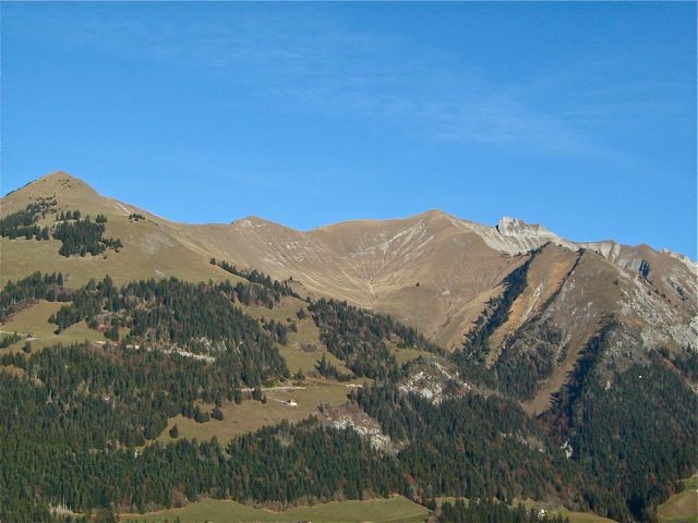 Pointe de Cray à gauche et Pra de Cray à Droite