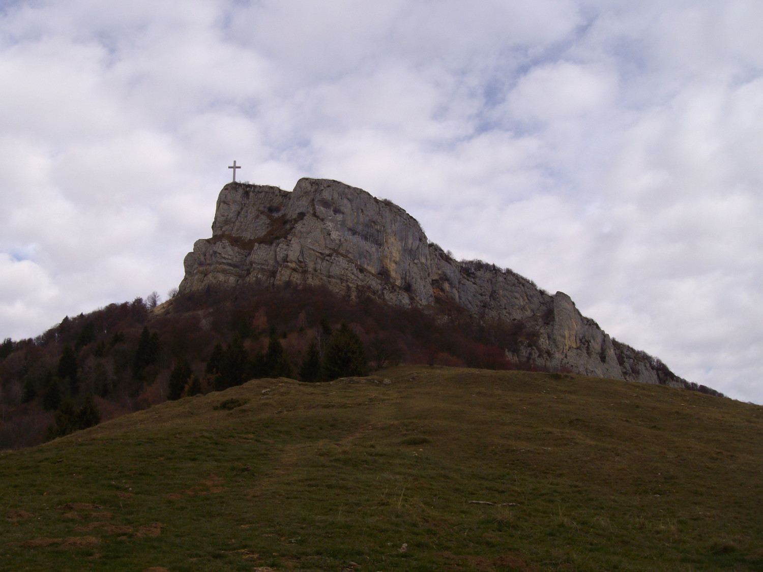 Sous la croix