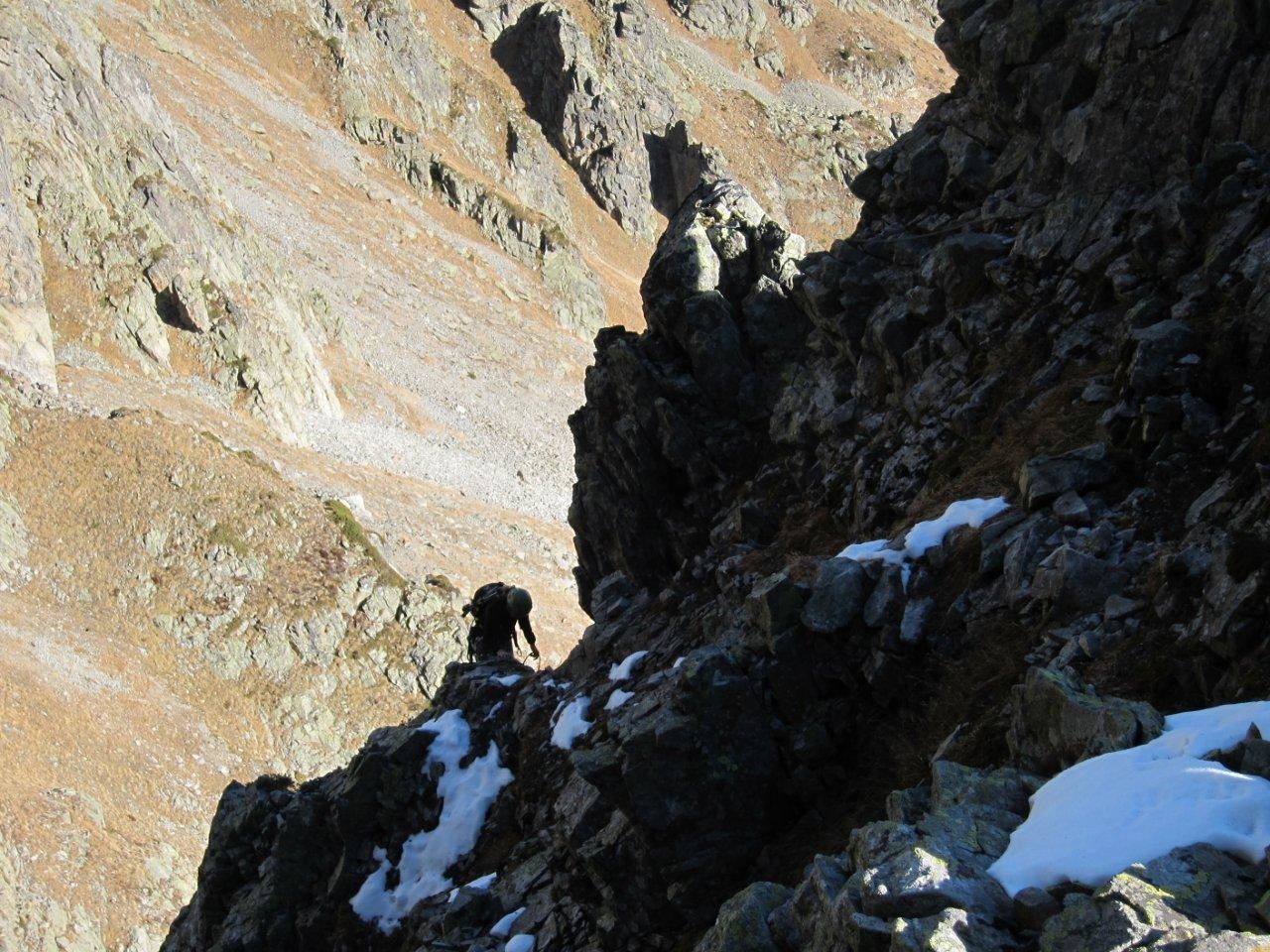 Quelques rares tâches de neige dans les revers