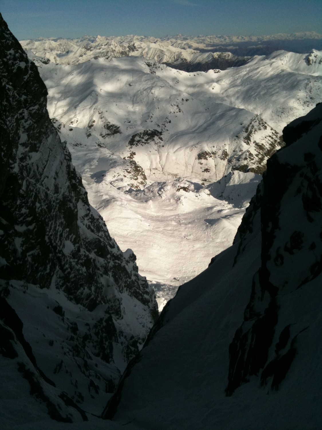 On commence à prendre de la hauteur, tout le Valais apparait.