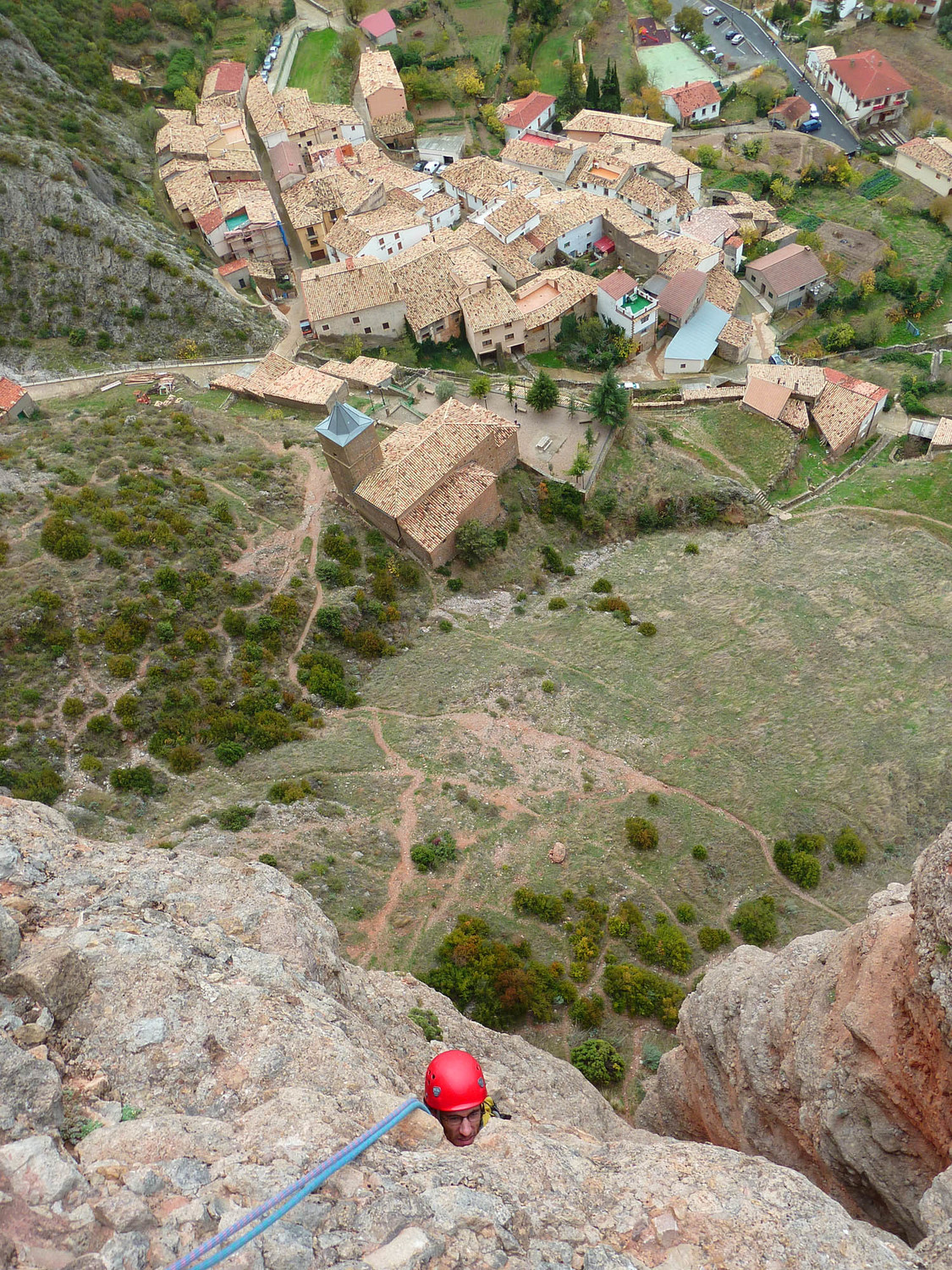 Et réalisé sans trucage ! Village de Riglos en arrière plan