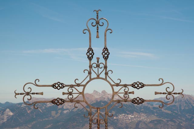 La tour d'Aï en médaillon depuis la dent de Valerette