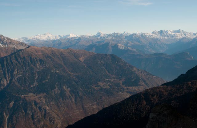 De gauche à droite : le Weisshorn, le Zinalrothorn, la Dent blanche, le Cervin et la Dent d'Hérens