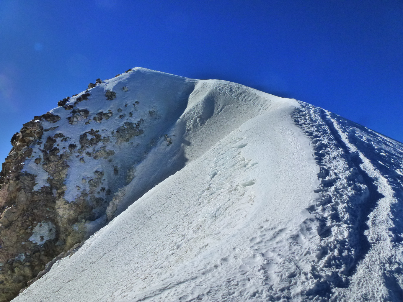Début de l'arete sommitale.
