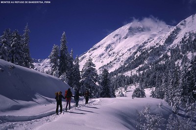 Montée au refuge de Banderitsa (massif du Pirin, Bulgarie) Montée au refuge de Banderitsa (massif du Pirin, Bulgarie)