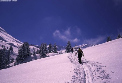 Montée au refuge de Banderitsa, massif du Pirin Montée au refuge de Banderitsa, massif du Pirin