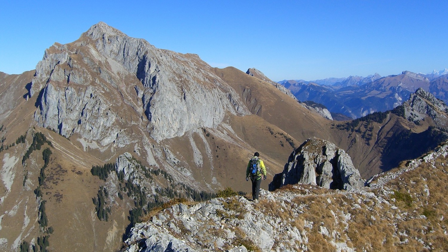 Mont Chauffé - Au sommet sur fond de cornettes