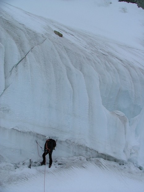 Glacier de Fébrouze, dans la plus grosse crevasse que nous aurons eu à franchir