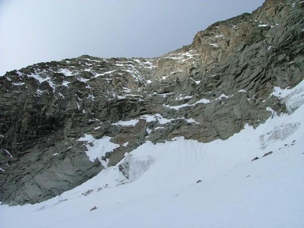 en haut du glacier de Fébrouze, passage rocheux de la VN de l'aiguille de Leschaux