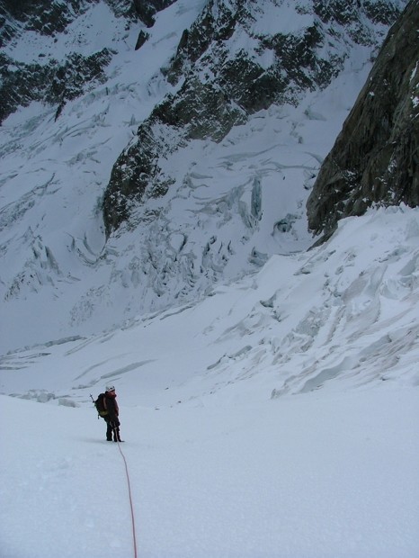 glacier de Fébrouze,un des rares secteurs facile à parcourir ce jour mais quelques crevasses juste camouflées ...