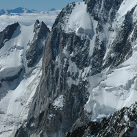 Grand pilier d'angle, par omα