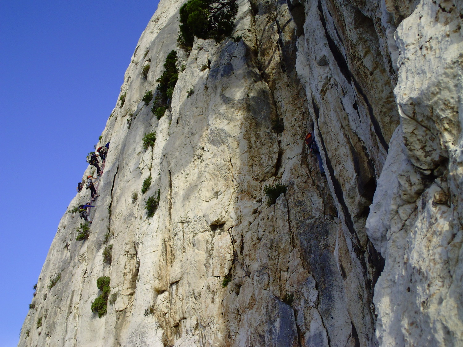 du monde dans les voies d'à coté(civa,temple)