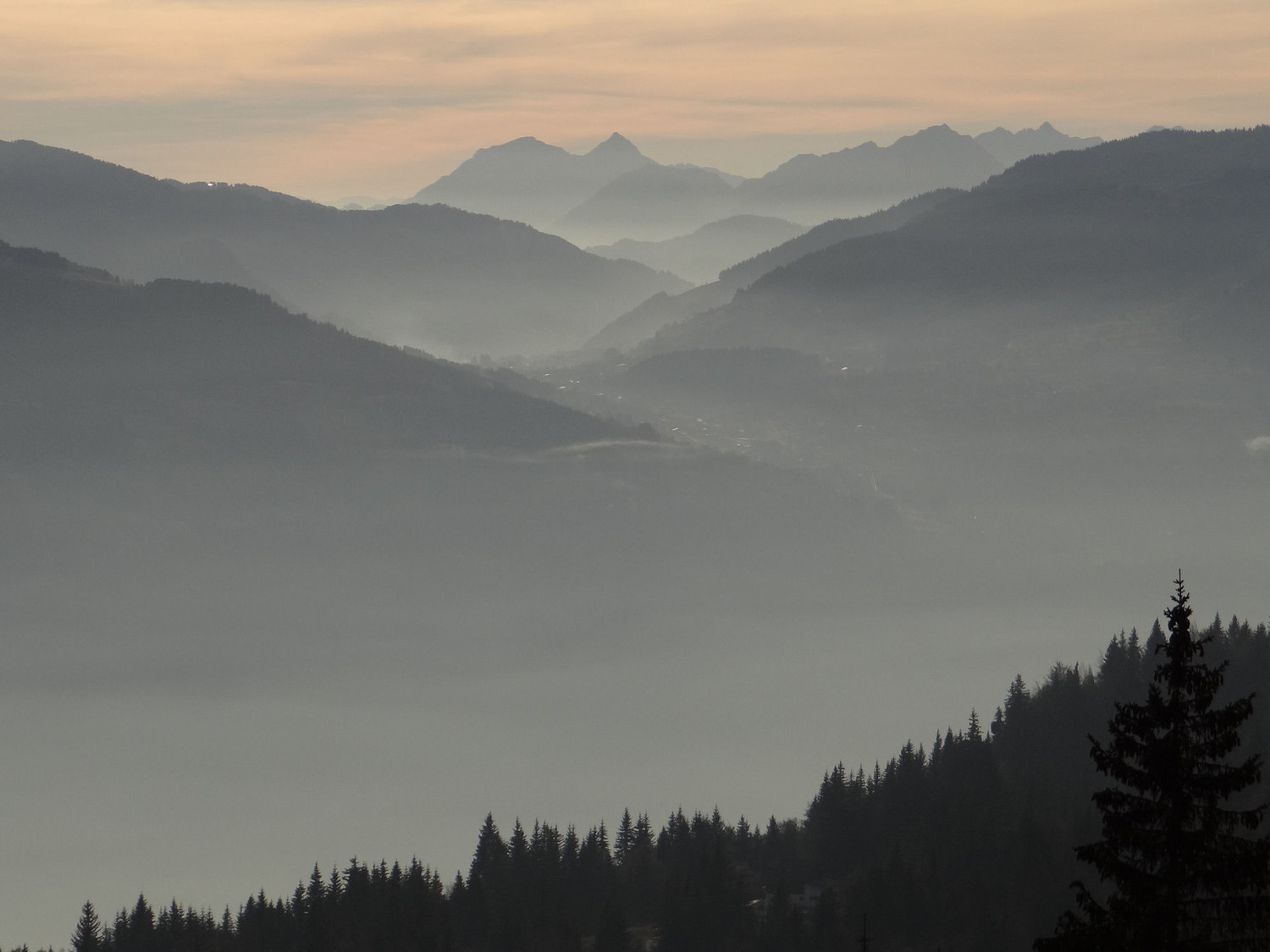 Brume naturelle ou pollution dans les vallées