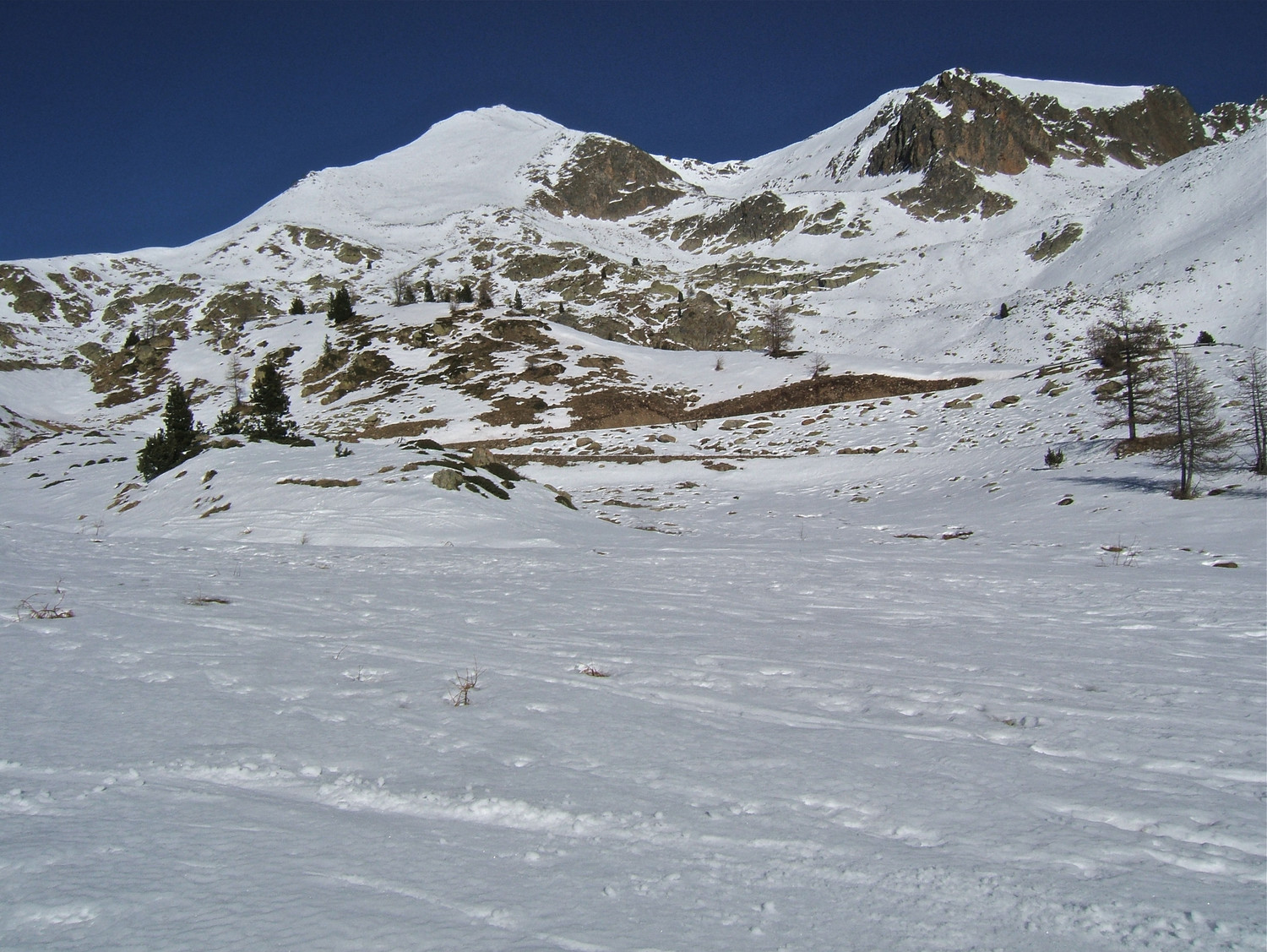 Les pentes sommitales de la Lombarde.