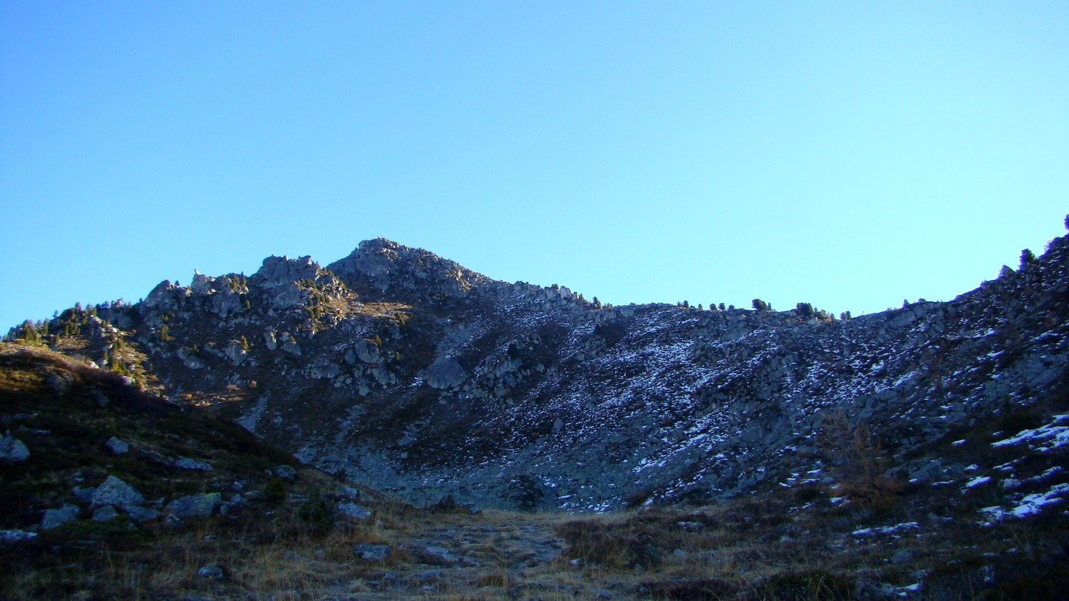 Montée dans la face nord dans la neige