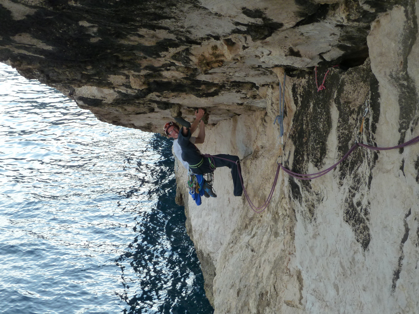 Fix dans le 6c sous les toits.