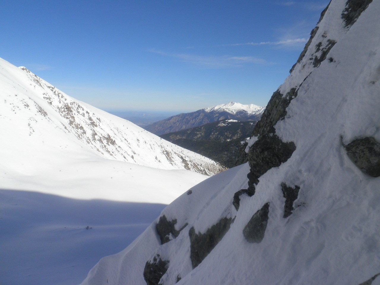 De la Goulotte; regards vers le massif du Canigou