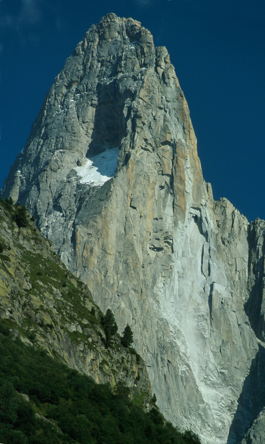 Aiguille du Dru, version 2001, avec quelques restes du pilier W