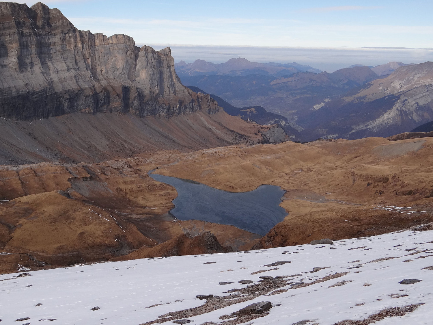 Lac d'Anterne prêt pour recevoir les patineurs