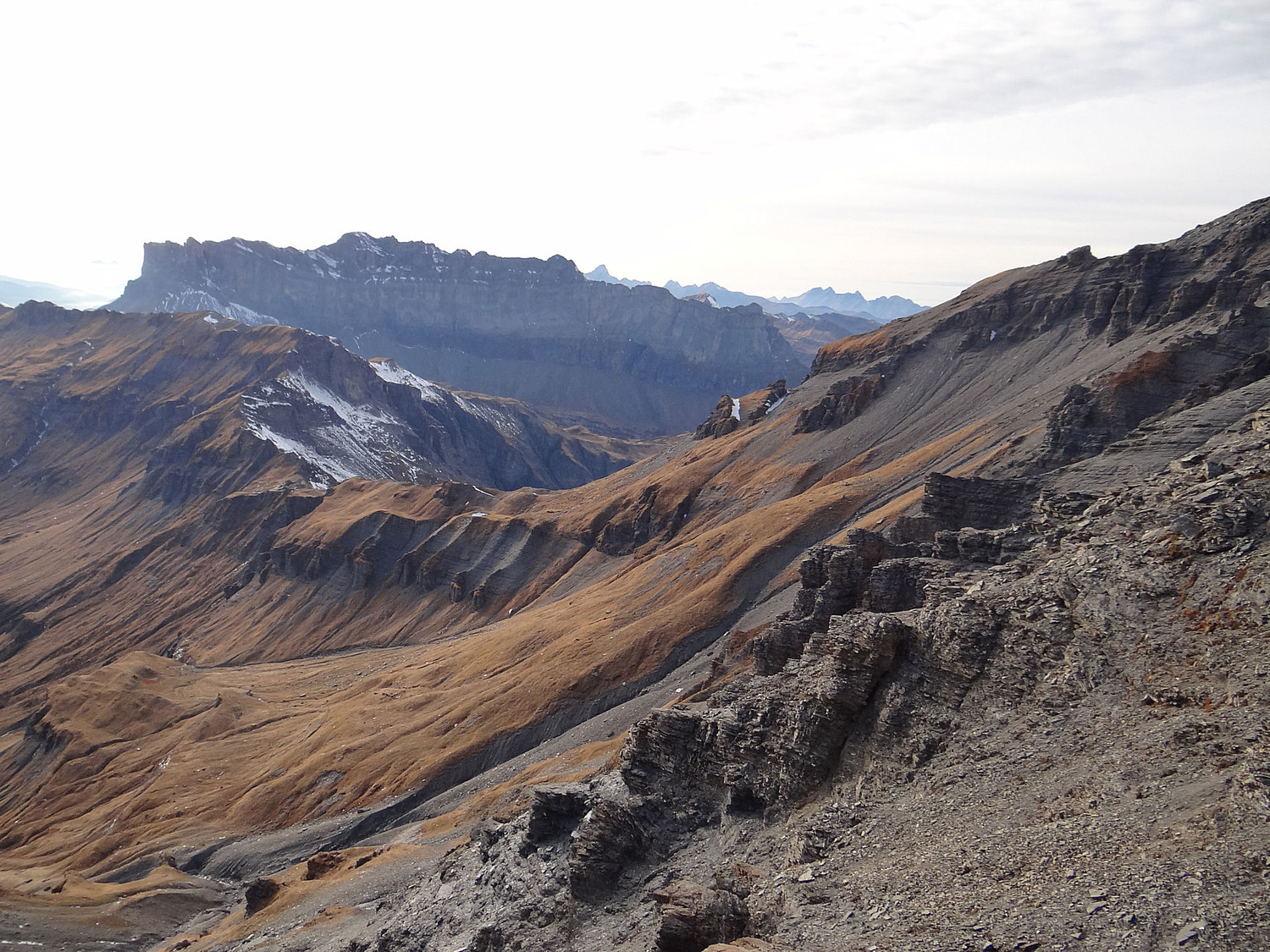 Détail de la tête de Villy, col des Chaux et passage face SE en montant au Grenier