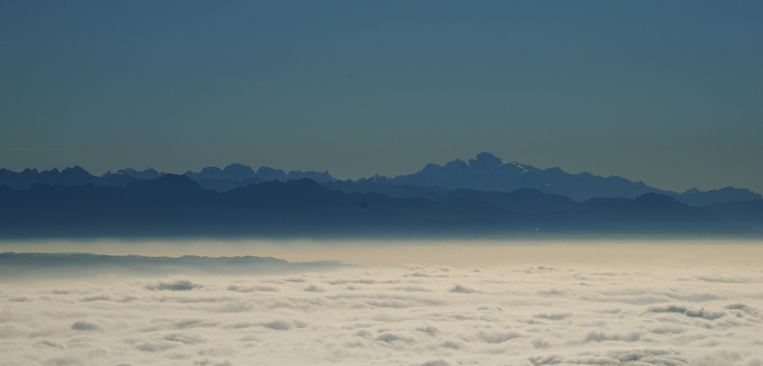 Les Alpes vues depuis les Aiguilles de Baulmes (Jura)
