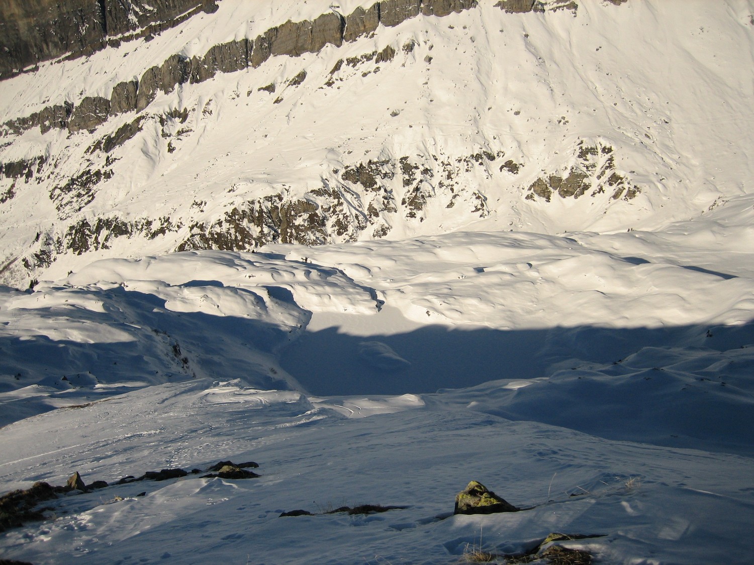 Lac de Pormenaz et son îlot en contrebas