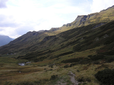 Arrivée aux chalets de Villy depuis le col de Salenton Arrivée aux chalets de Villy depuis le col de Salenton