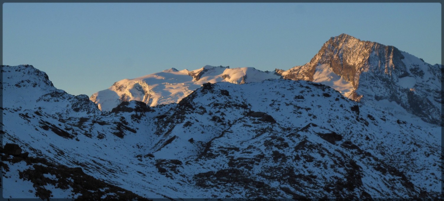 Premiers rayons sur le Dôme de la Sache et le Mont Pourri