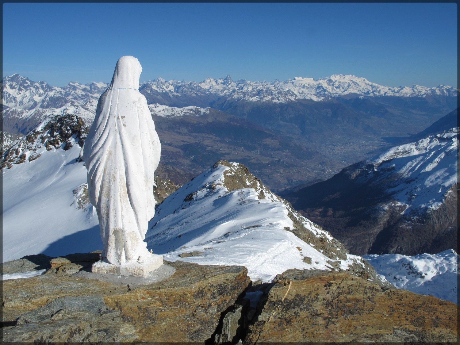 La Madone veille sur Aoste