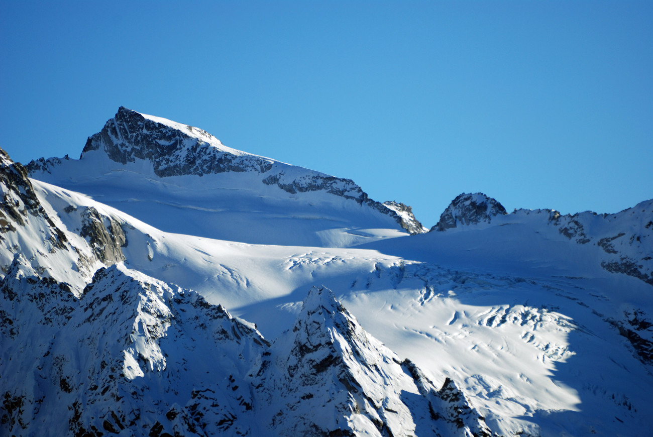 La Cima di Castello 3379 m versante N zummata con il teleobiettivo
