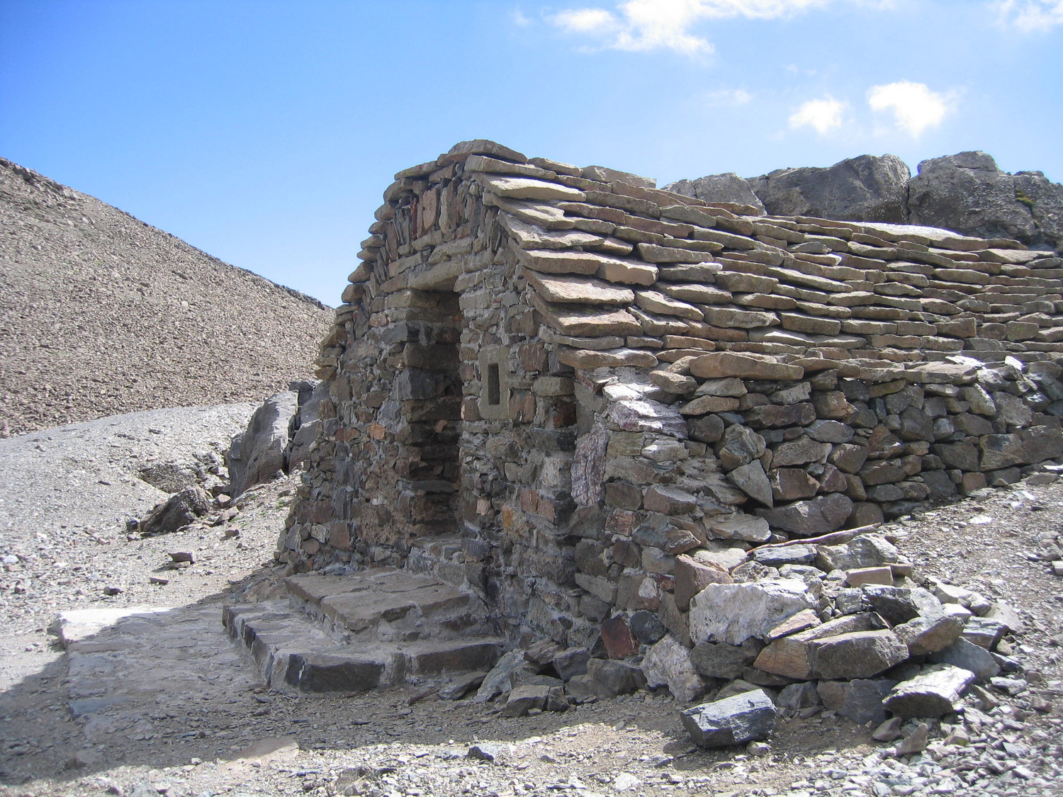 cabane des Parisiens (col de Riou Beyrou, sur la VN du vieux Chaillol)