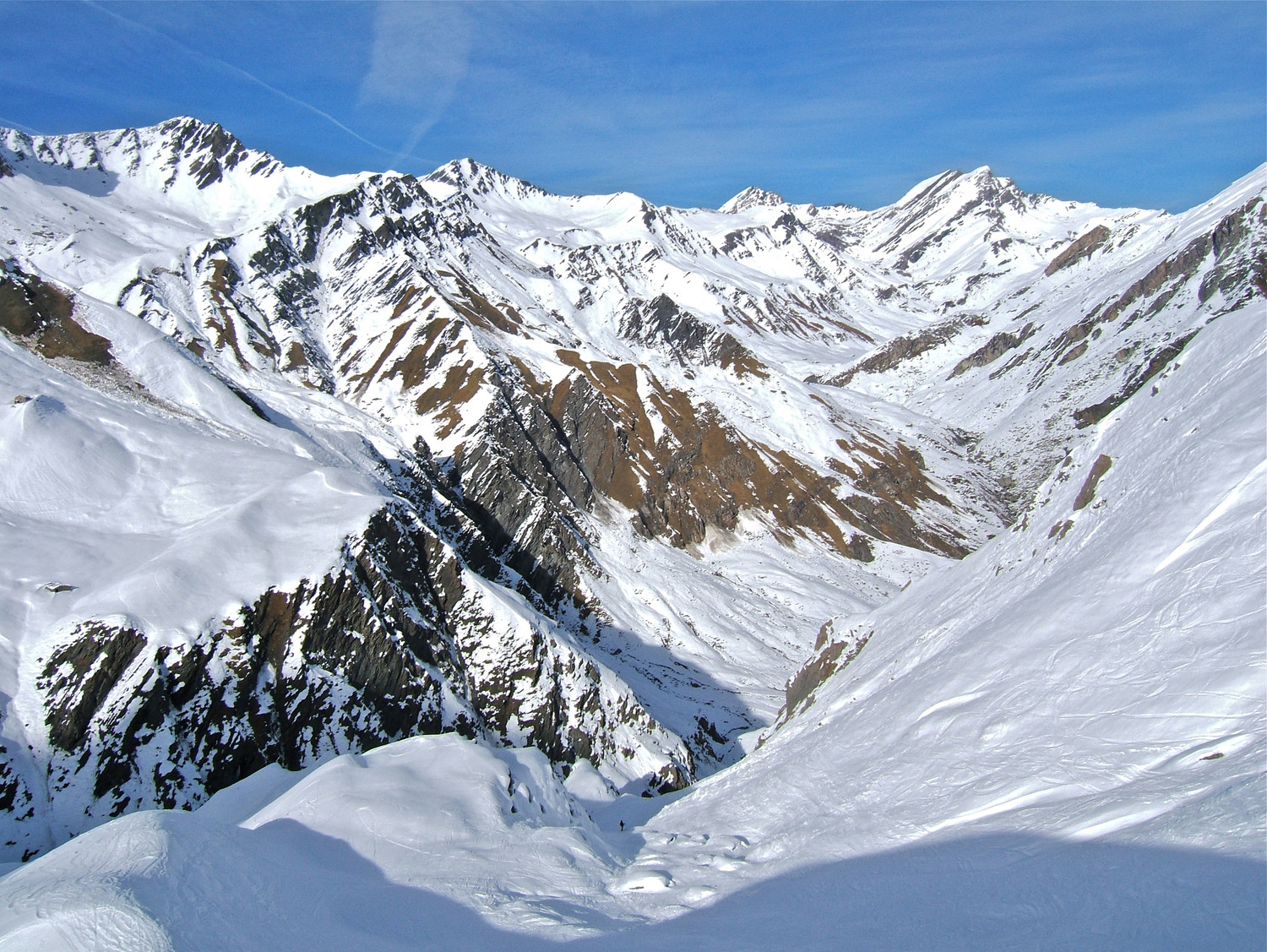 La descente vers la Gorge bien damée par les divers passages, un régal.