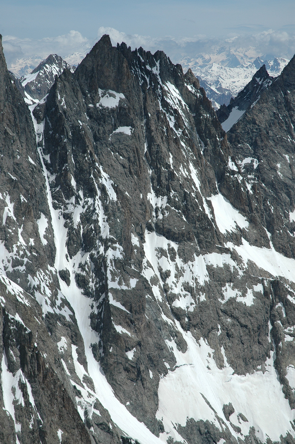 Barre Blanche W, Glacier des Barres, Pic de Neige Cordier à gauche