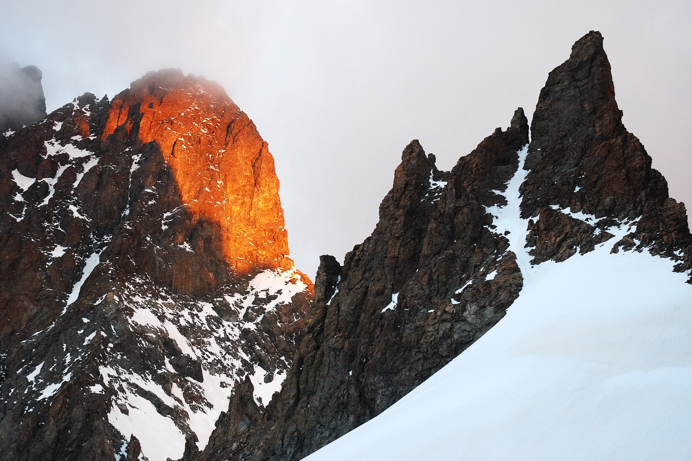 Euh... pas loin de la sortie du couloir N du col N...?