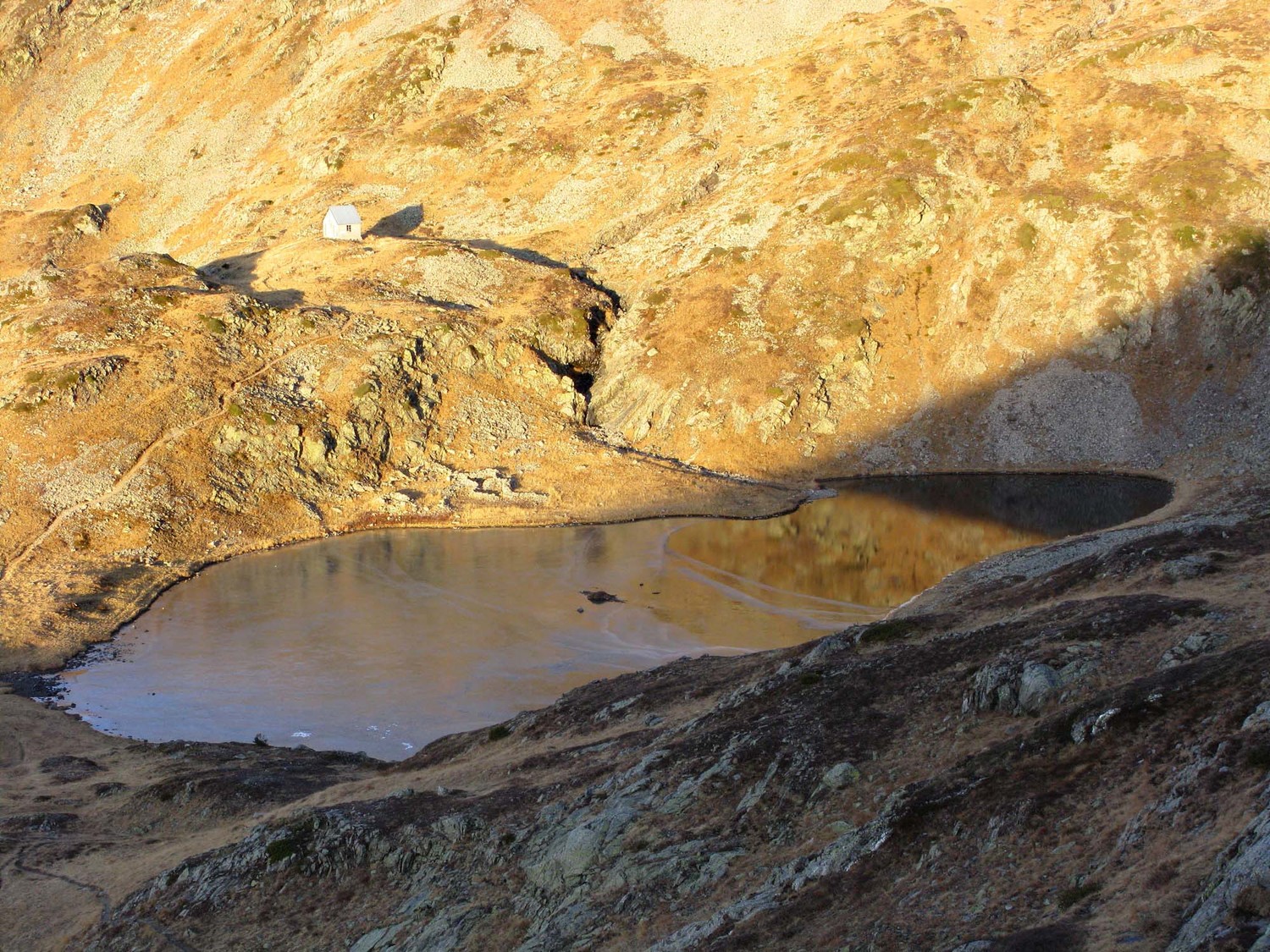 Lac et cabane de Bruffier à la descente