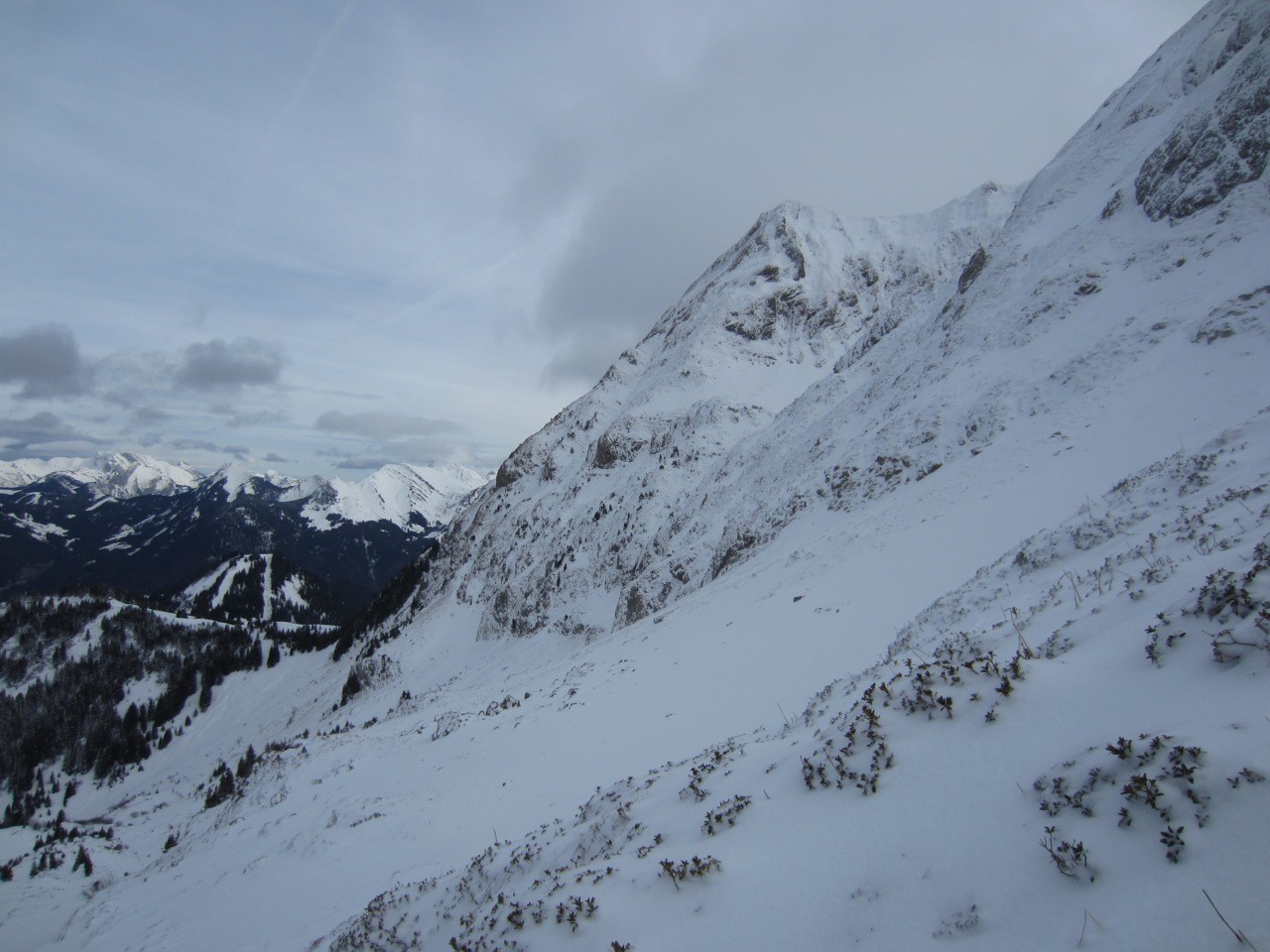 la face Nord du roc soufflée