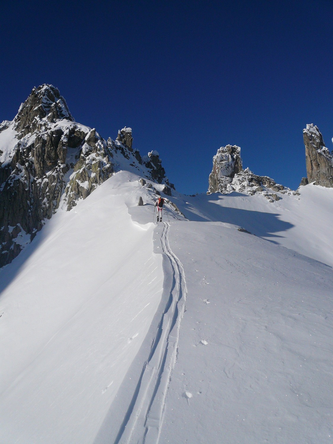 Montée à la crête S de l'Aiguille de la Balme.