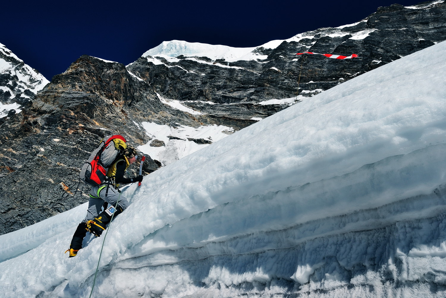 Traversée de crevasse par le fond