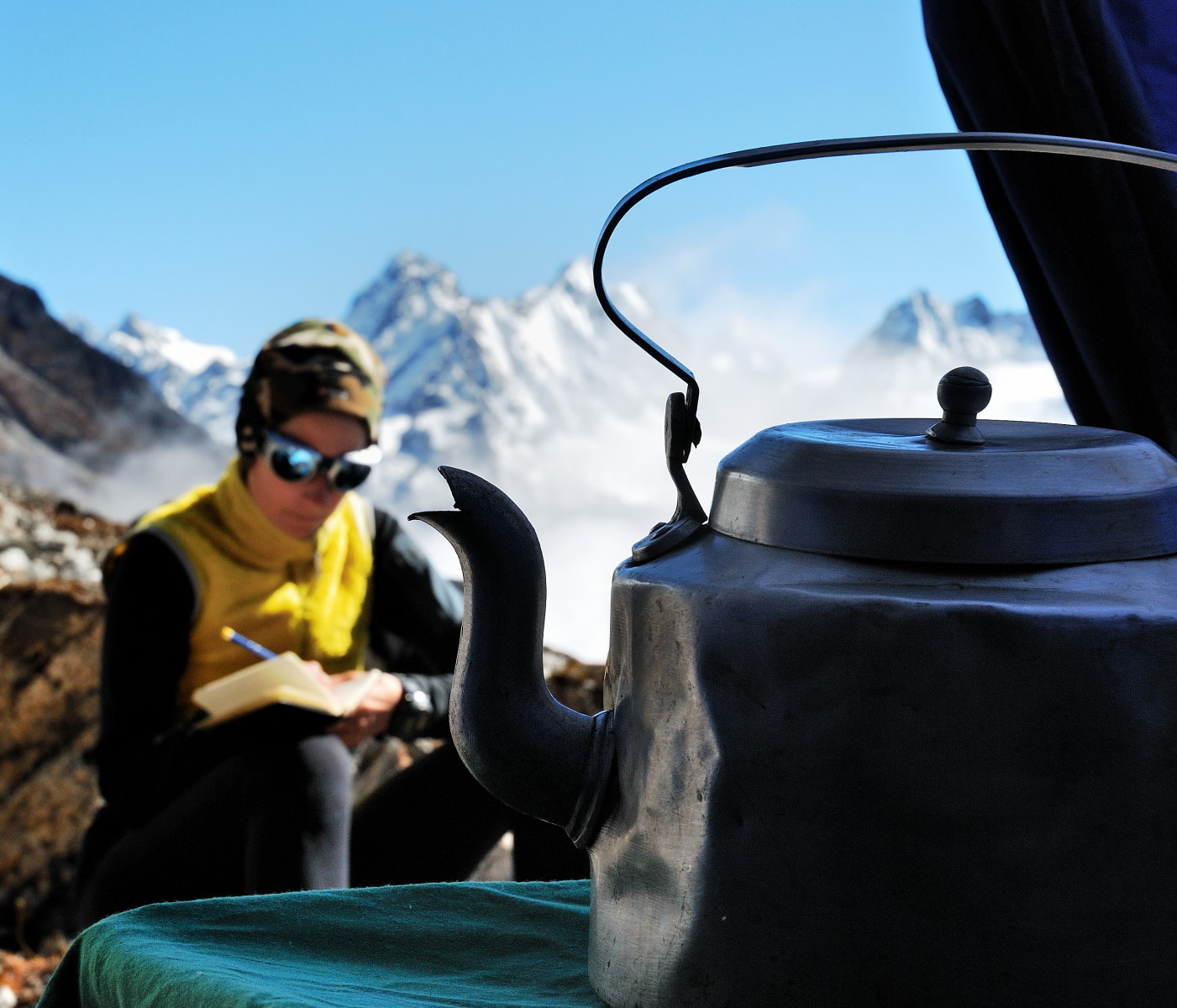 Ecrire et boire du thé, l'ordinaire quelle que soit l'altitude
