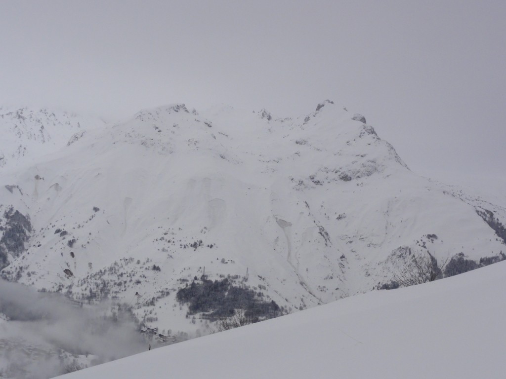 Coulées en versant Est-Sud/Est sous Le Nielard vers 1800m