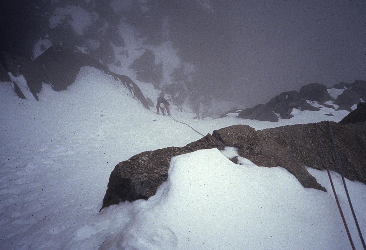 Remontée au Nelion depuis la brèche