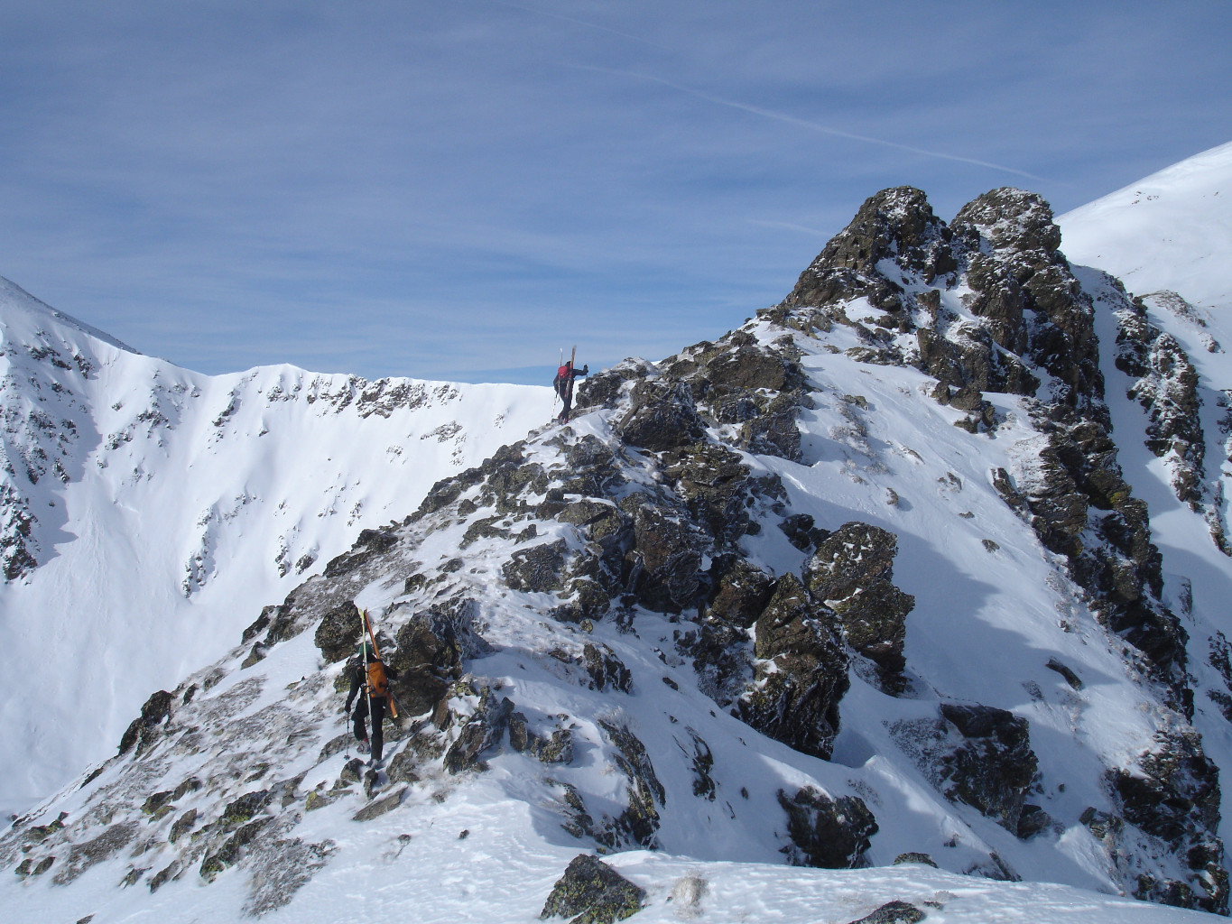 Montée a la Cabaneta un fil qui agrémente la balade