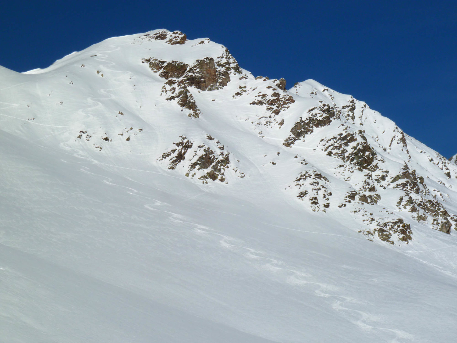Mes première petites traces de la saison. Une grosse partie de régalade cette descente !