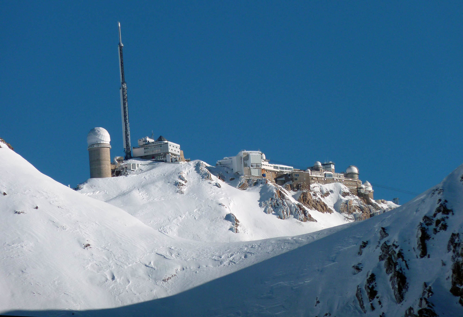 Pic du Midi qui lévite au-dessus du col d'Oncet