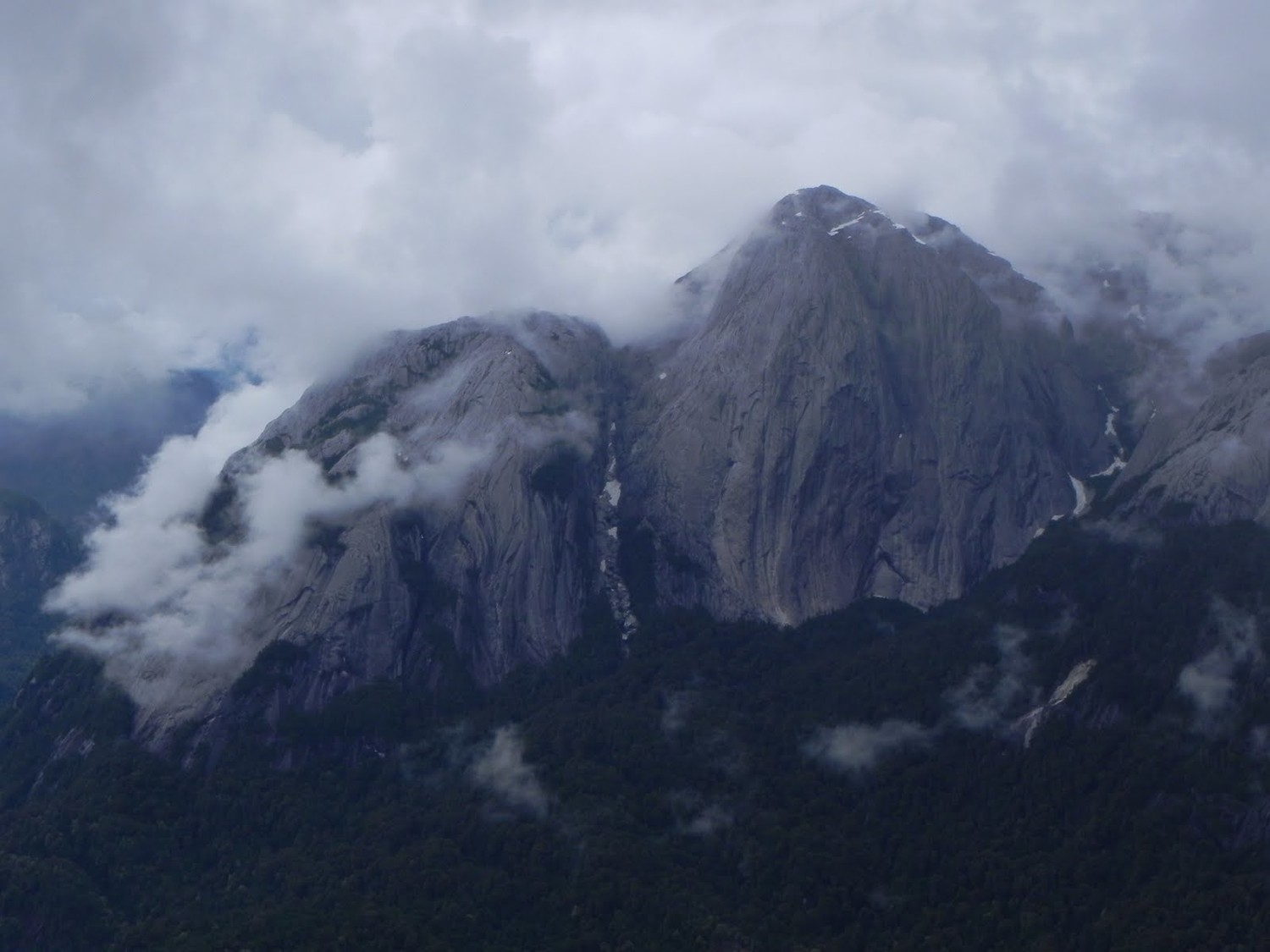 Le Trinidad en fin de perturbation