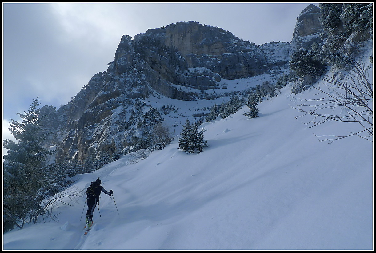 Arrivée sous le cirque