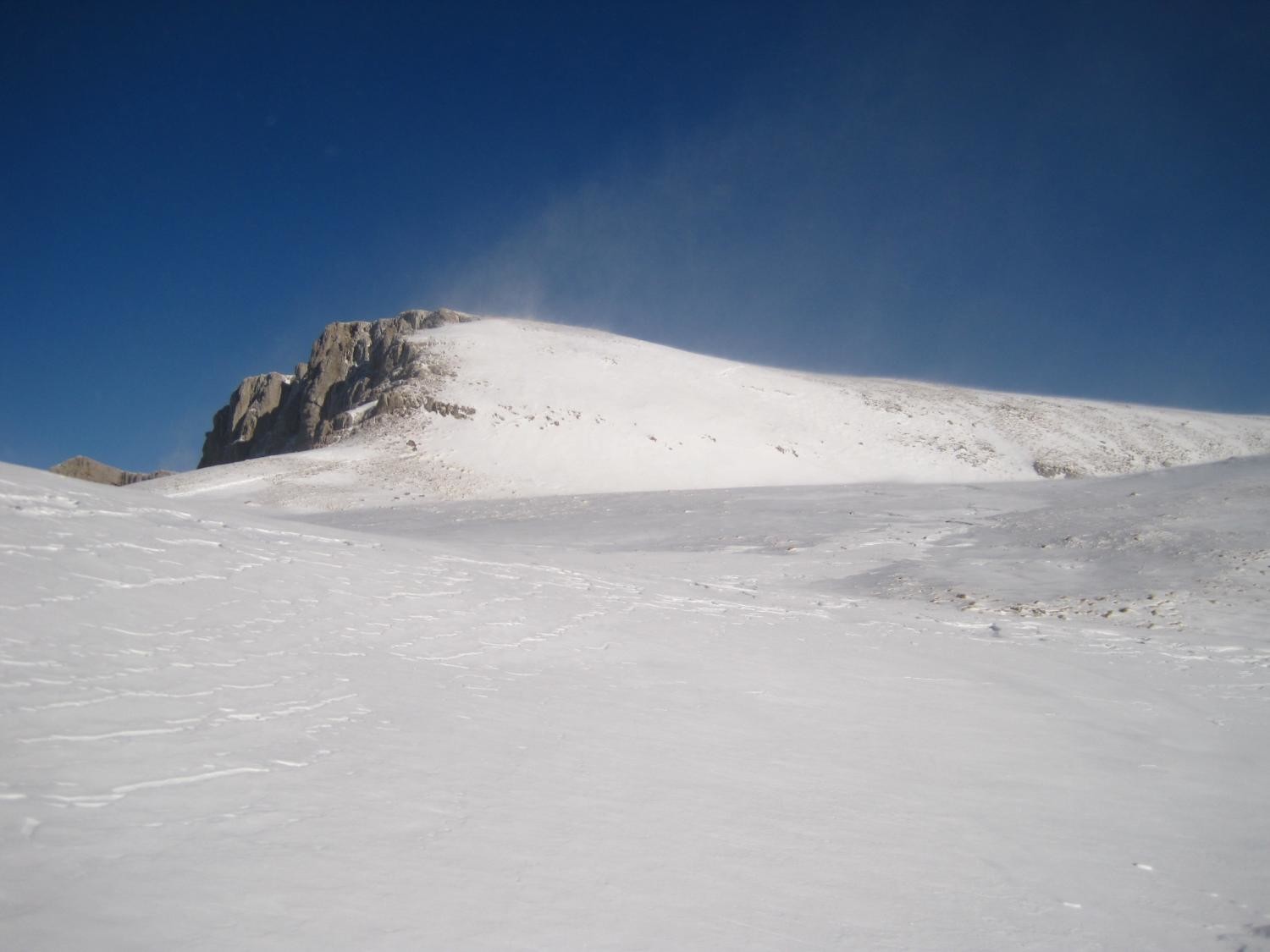 Sous le sommet versant sud