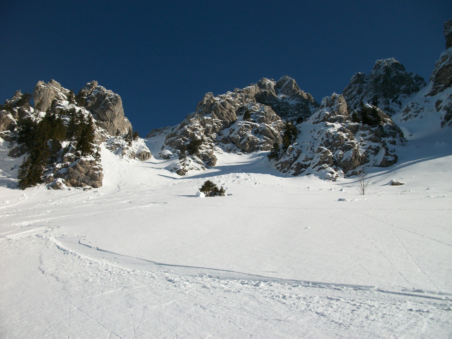 bas du couloir petetoz tres bon entre les boules regelées