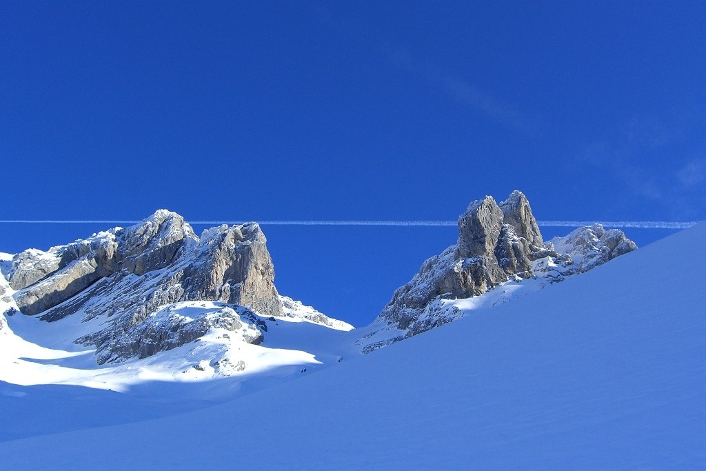 slackline entre la petite Mia et le Charvet